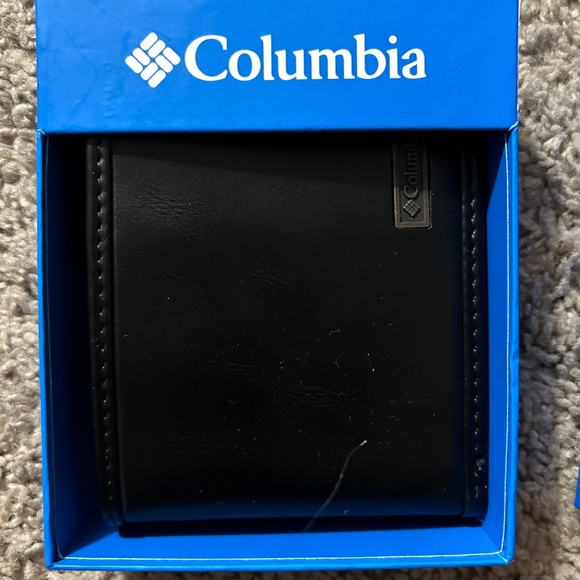 Columbia wallet - Picture 1 of 3
